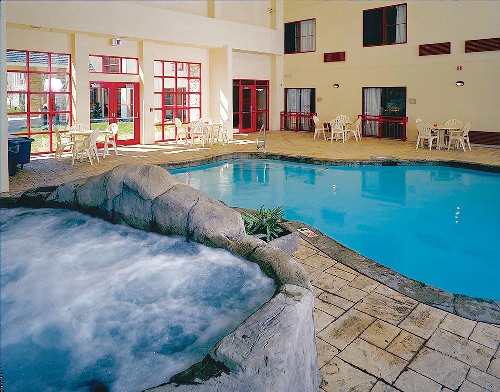 Wildwood Lodge & Suites Clive Facilities photo