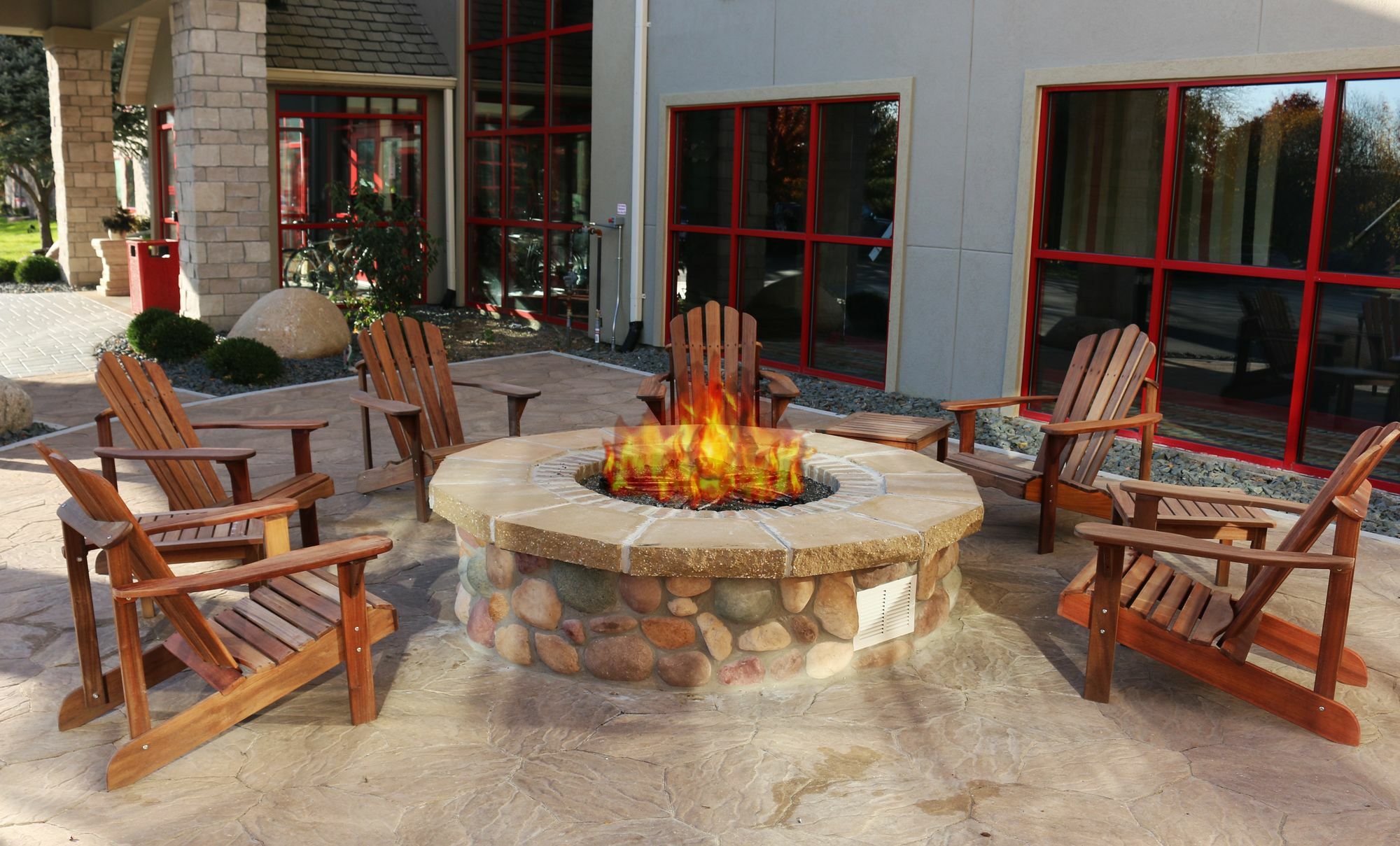 Wildwood Lodge & Suites Clive Exterior photo